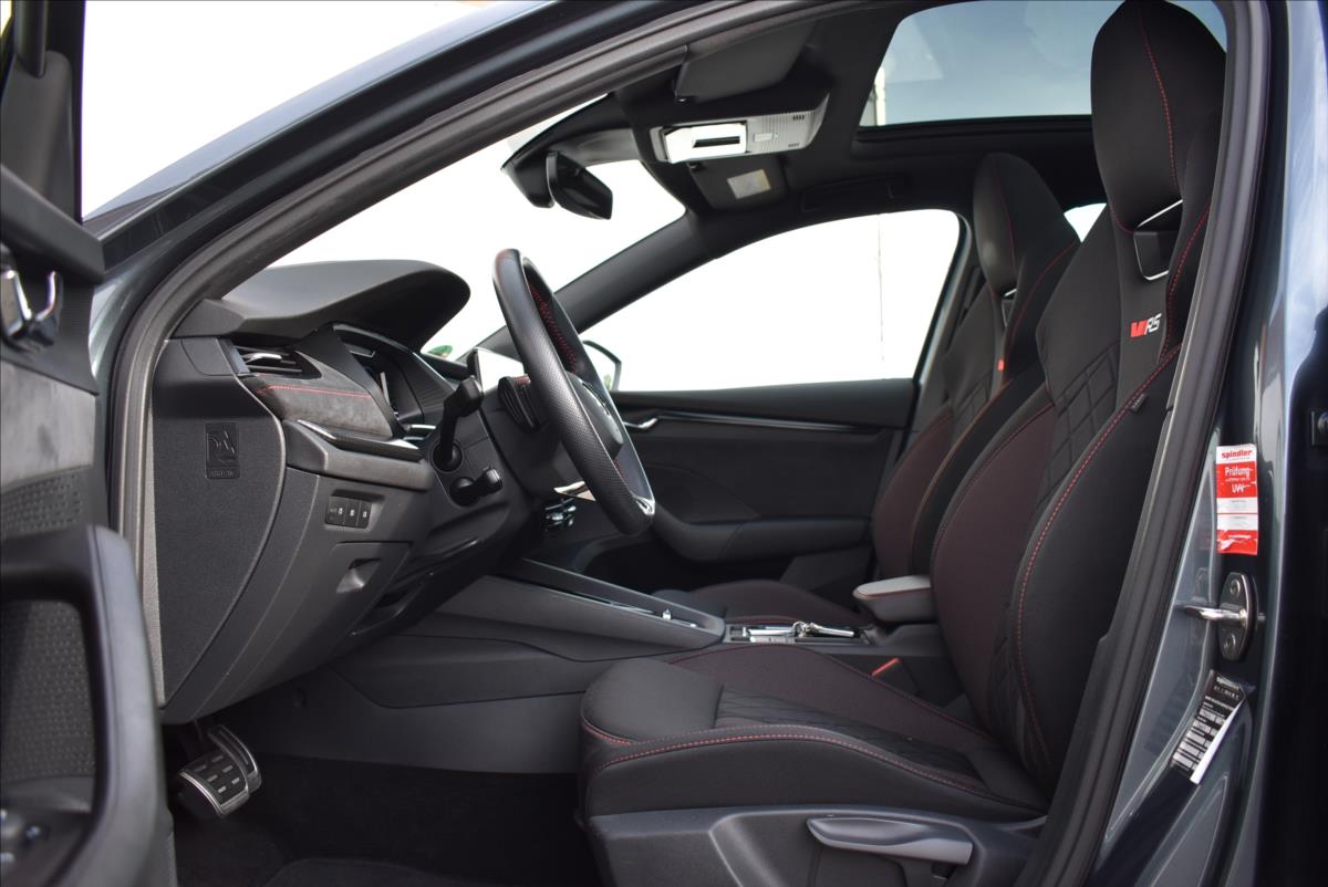 Škoda Octavia 1,4 TSi  iV DSG RS Virtual LED Matrix - 19