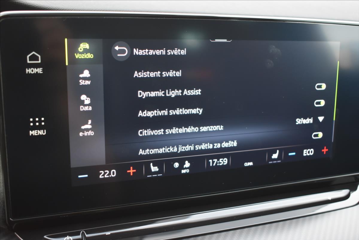 Škoda Octavia 1,4 TSi  iV DSG RS Virtual LED Matrix - 39