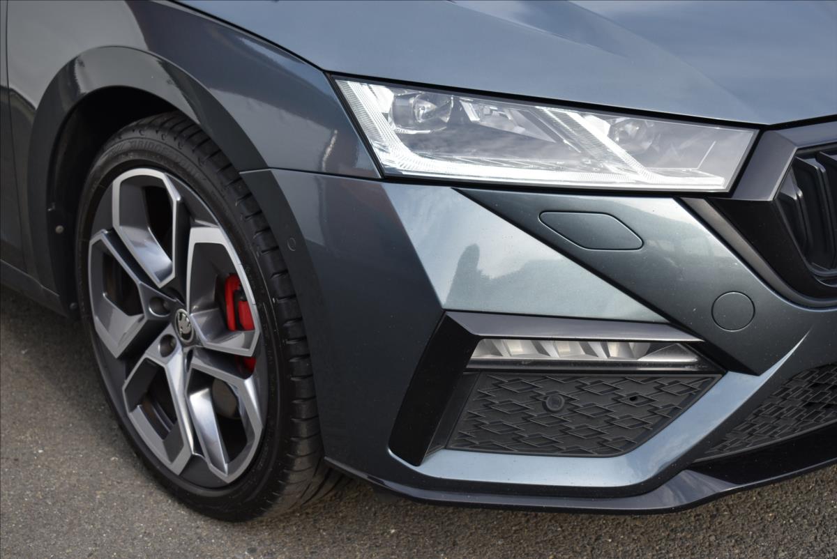 Škoda Octavia 1,4 TSi  iV DSG RS Virtual LED Matrix - 2