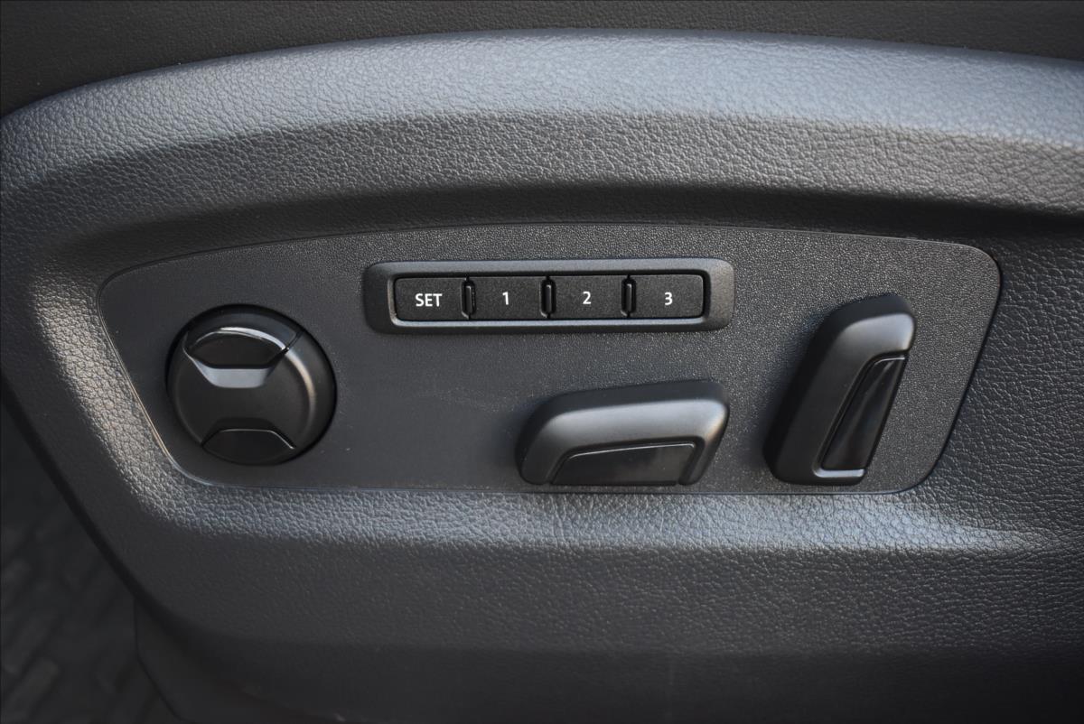 Volkswagen Multivan 2,0 TDi  DSG 4x4 Cruise Assist Virtual - 24