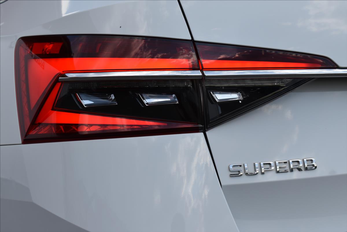 Škoda Superb 1,5 TSi  DSG L&K Assist Canton Virtual - 9