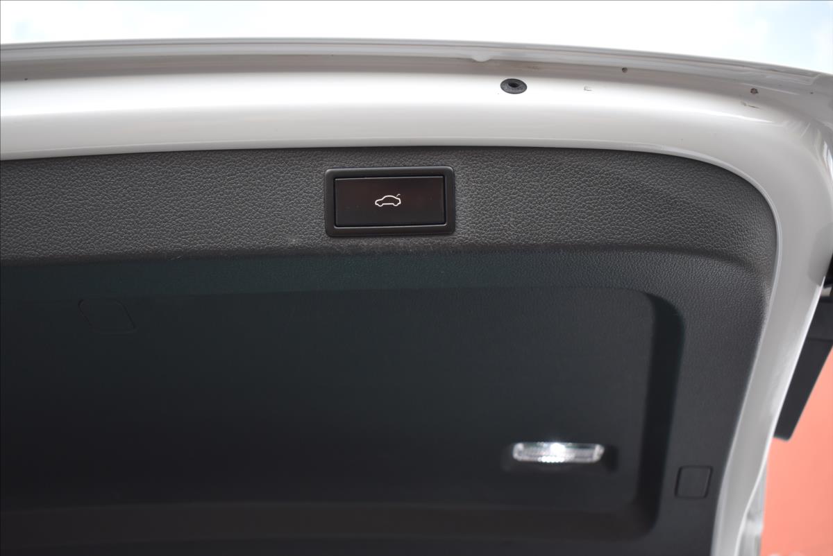 Škoda Superb 1,5 TSi  DSG L&K Assist Canton Virtual - 10