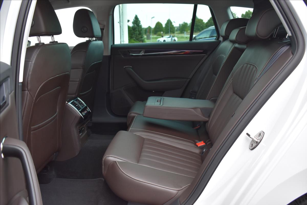 Škoda Superb 1,5 TSi  DSG L&K Assist Canton Virtual - 12