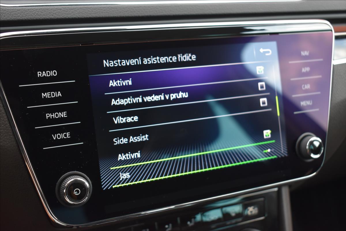 Škoda Superb 1,5 TSi  DSG L&K Assist Canton Virtual - 36