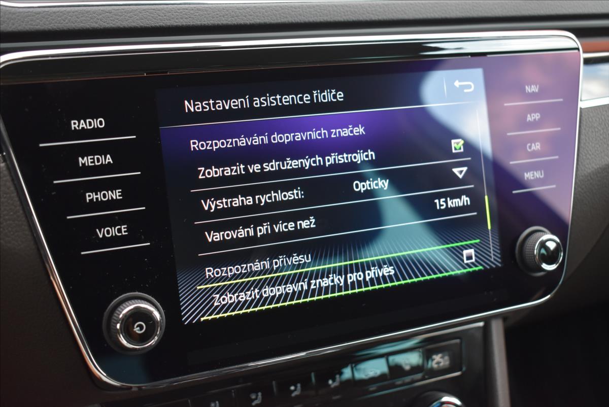 Škoda Superb 1,5 TSi  DSG L&K Assist Canton Virtual - 37