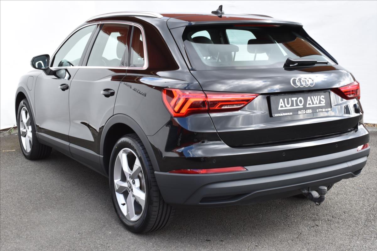 Audi Q3 1,4 45 TFSIe  S-tronic S-line LED Assist - 8