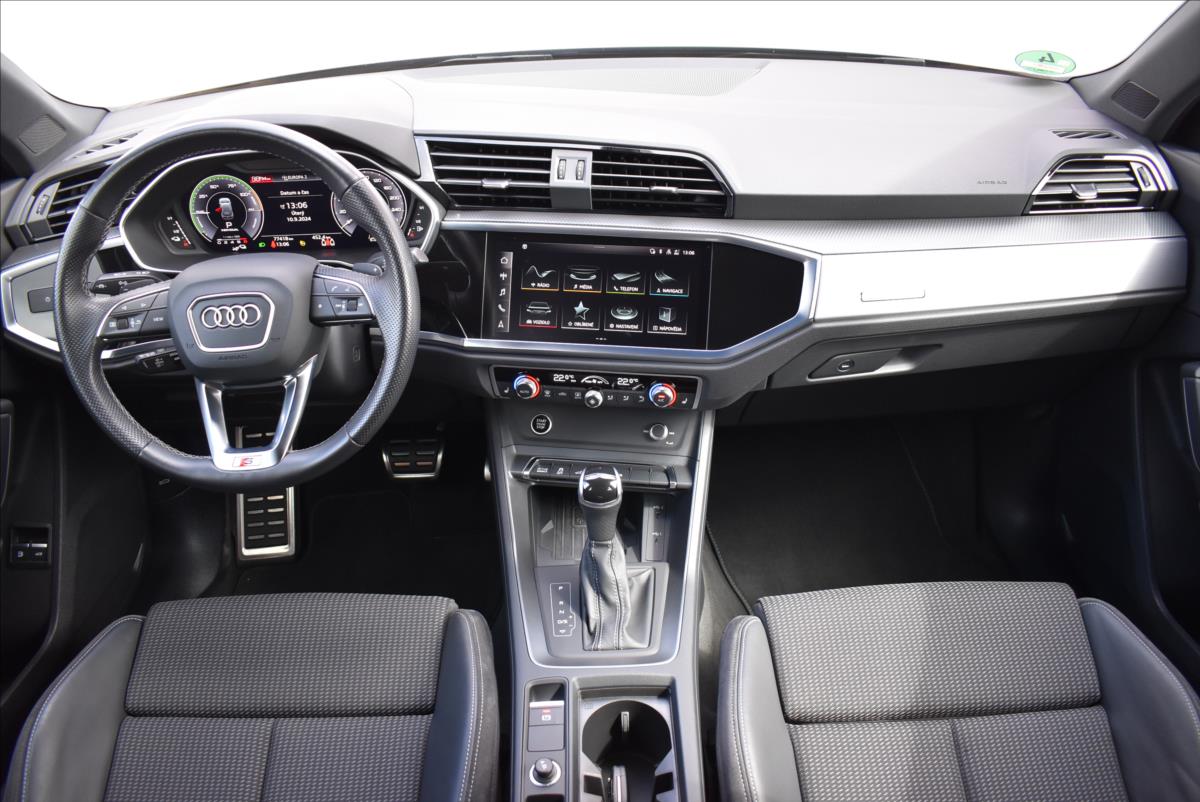 Audi Q3 1,4 45 TFSIe  S-tronic S-line LED Assist - 14