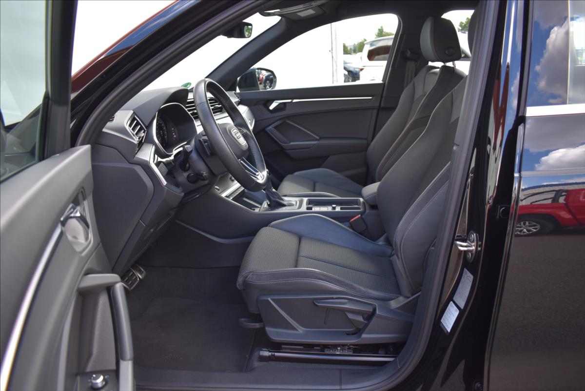Audi Q3 1,4 45 TFSIe  S-tronic S-line LED Assist - 21