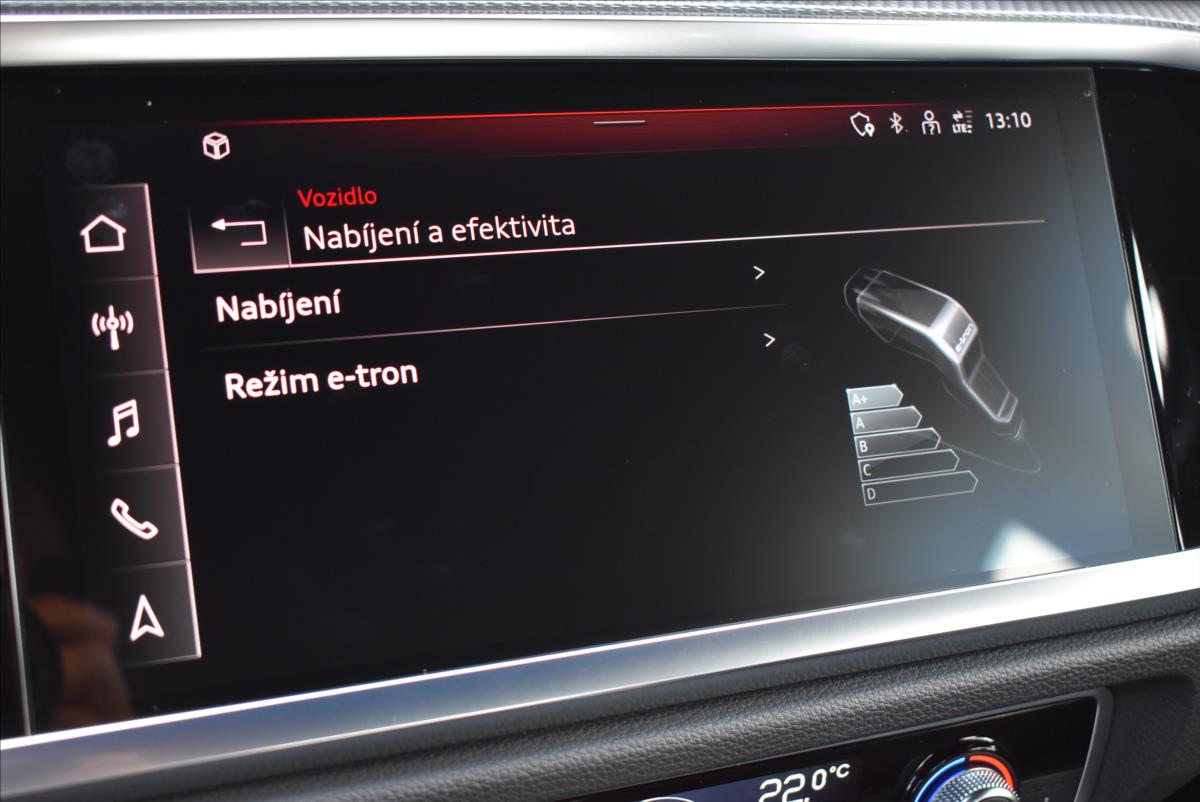 Audi Q3 1,4 45 TFSIe  S-tronic S-line LED Assist - 31