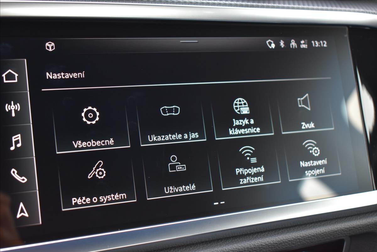 Audi Q3 1,4 45 TFSIe  S-tronic S-line LED Assist - 40