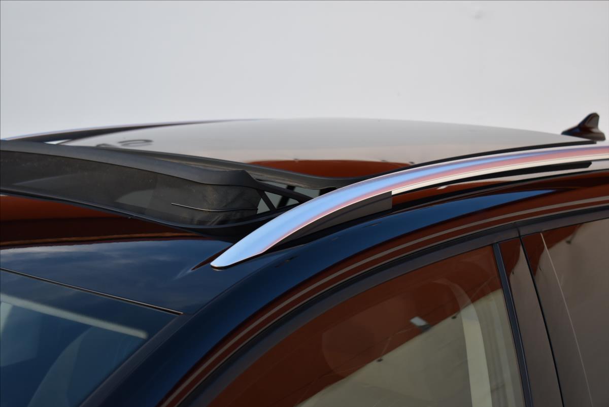 Volkswagen Golf 2,0 TDi  DSG 4x4 Alltrack LED Virtual - 6