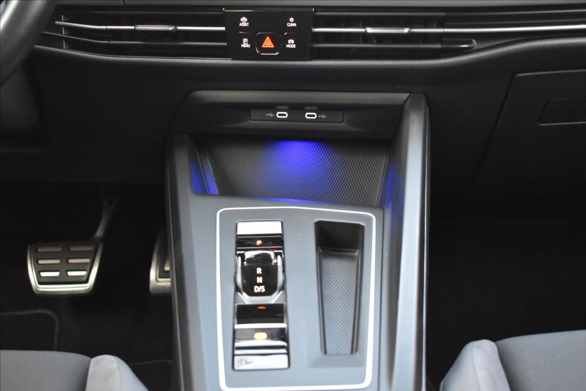 Volkswagen Golf 2,0 TDi  DSG 4x4 Alltrack LED Virtual - 46