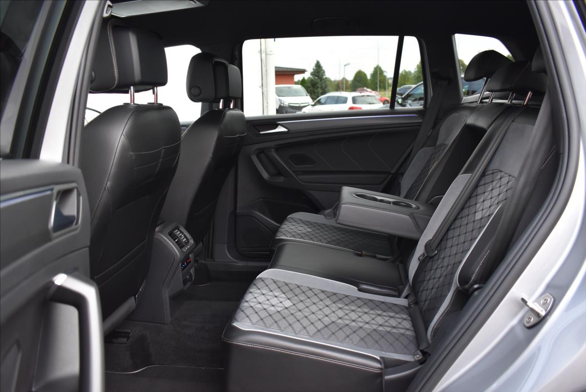 Volkswagen Tiguan Allspace 2,0 TDi  DSG 4x4 R-Line Assist Virtual - 12