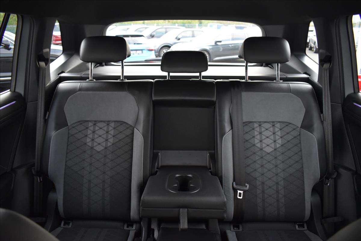 Volkswagen Tiguan Allspace 2,0 TDi  DSG 4x4 R-Line Assist Virtual - 19