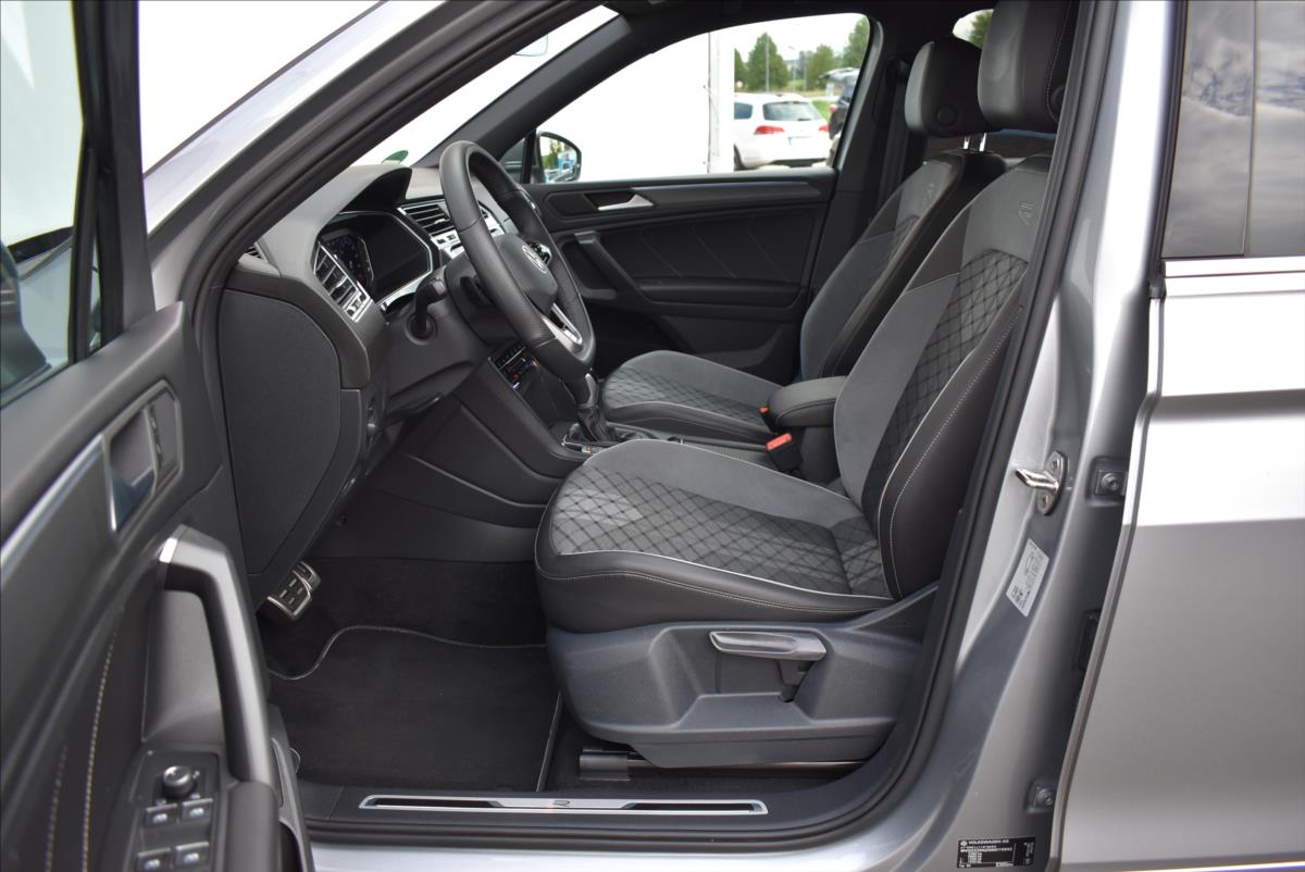 Volkswagen Tiguan Allspace 2,0 TDi  DSG 4x4 R-Line Assist Virtual - 22