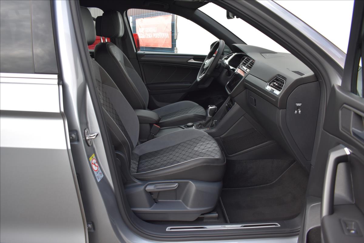 Volkswagen Tiguan Allspace 2,0 TDi  DSG 4x4 R-Line Assist Virtual - 46