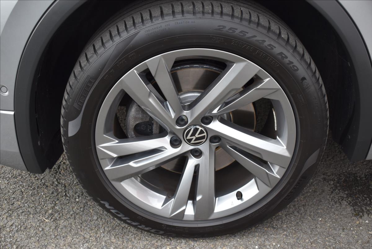 Volkswagen Tiguan Allspace 2,0 TDi  DSG 4x4 R-Line Assist Virtual - 4