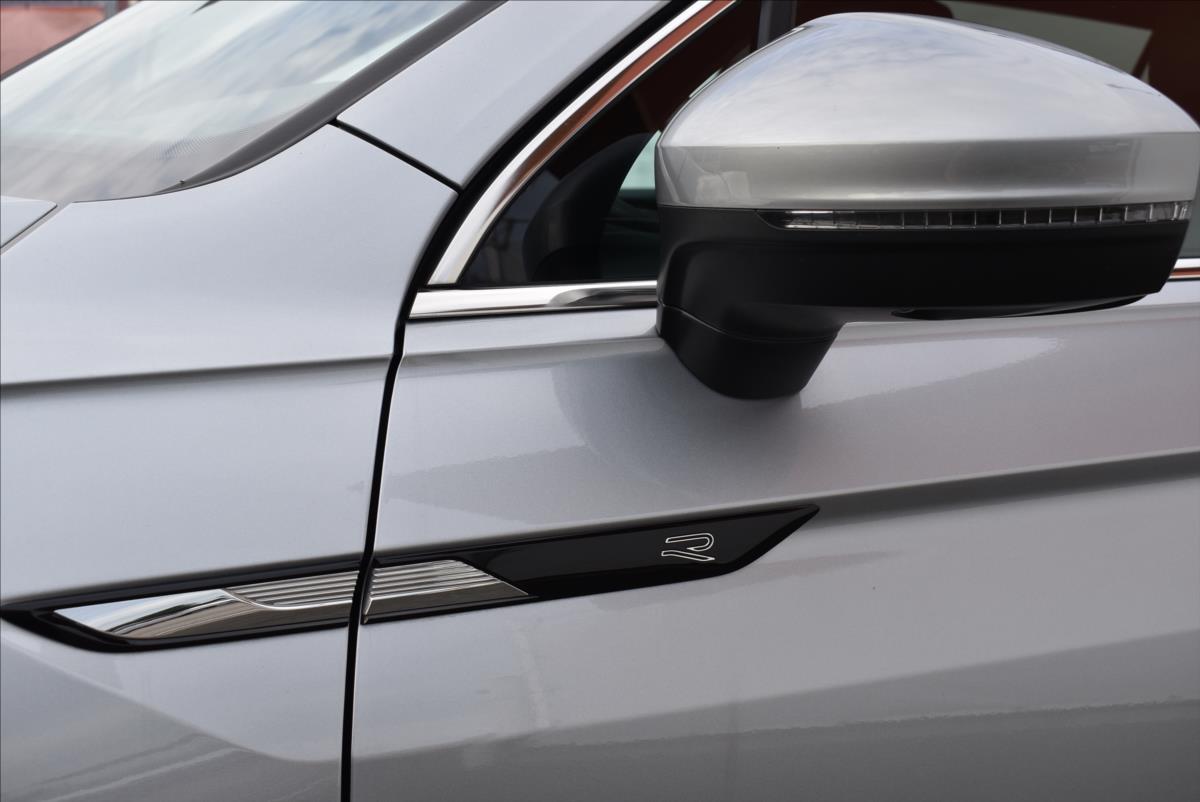 Volkswagen Tiguan Allspace 2,0 TDi  DSG 4x4 R-Line Assist Virtual - 5