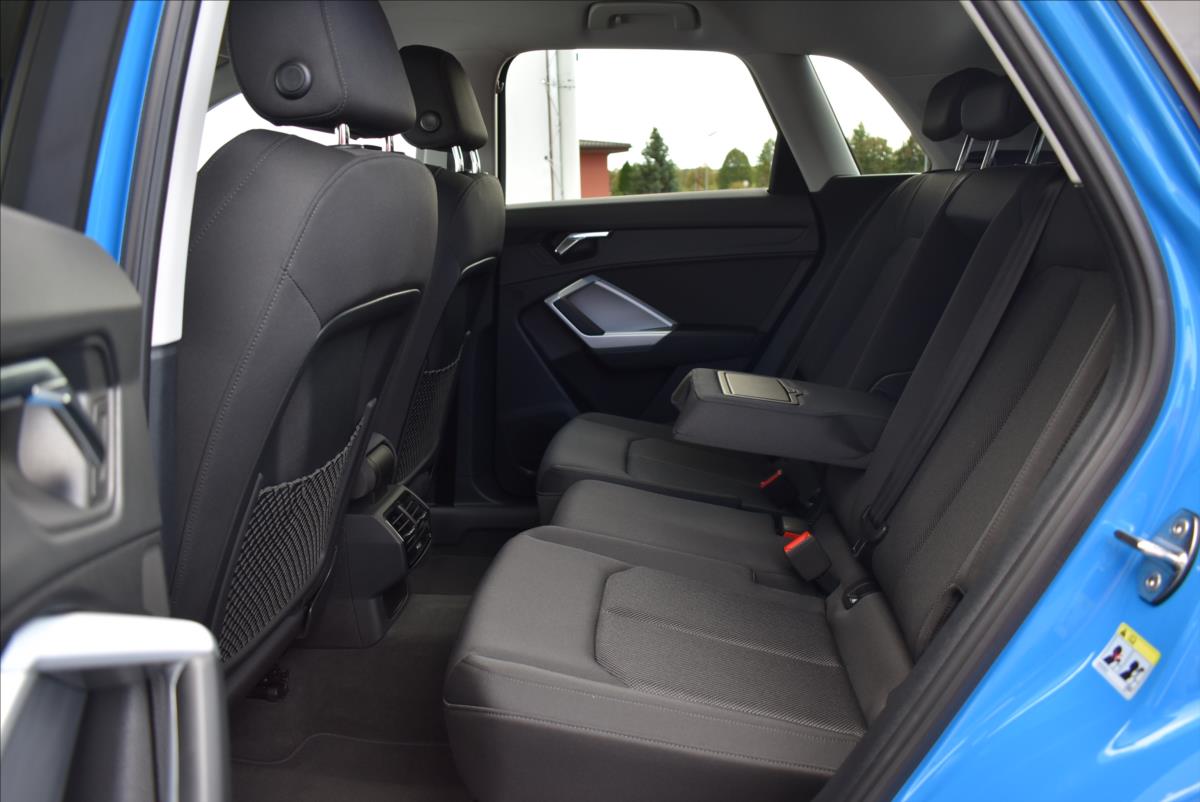 Audi Q3 2,0 TDi  Quattro S-Line Assist Virtual - 13