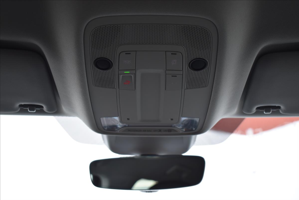 Audi Q3 2,0 TDi  Quattro S-Line Assist Virtual - 17