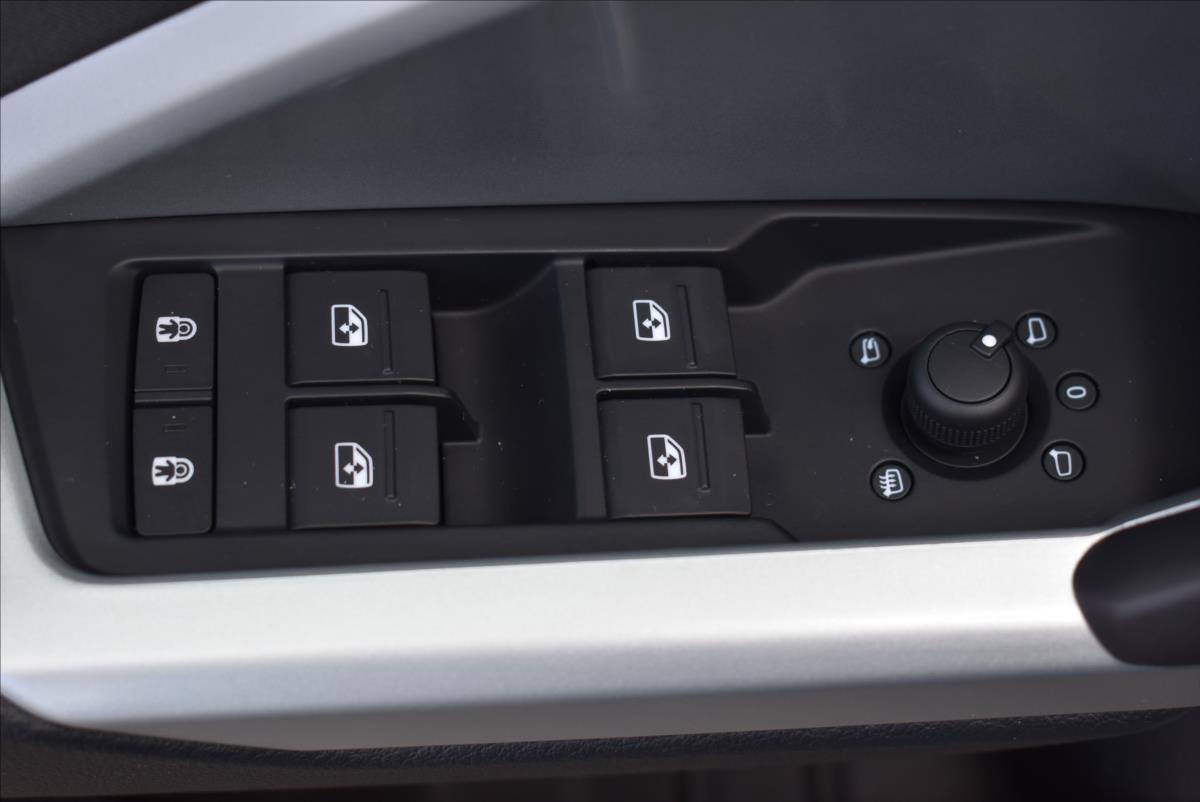 Audi Q3 2,0 TDi  Quattro S-Line Assist Virtual - 20
