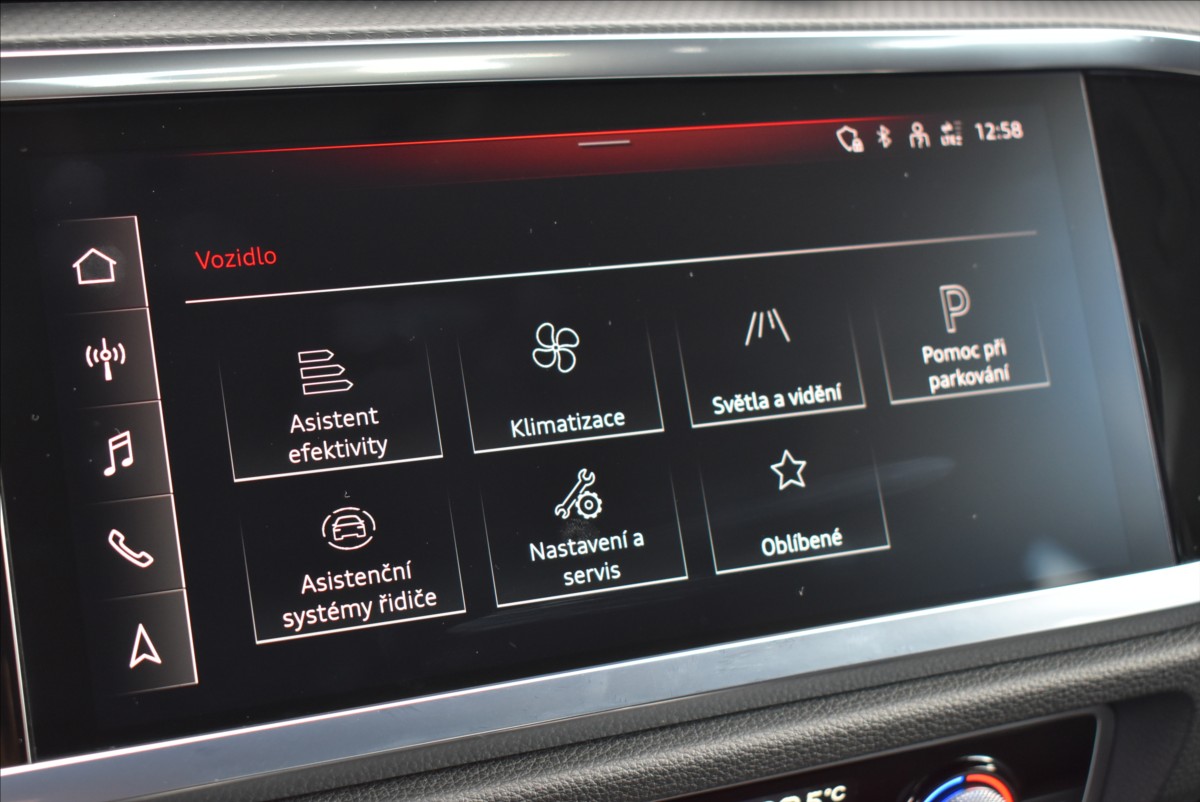 Audi Q3 2,0 TDi  Quattro S-Line Assist Virtual - 26