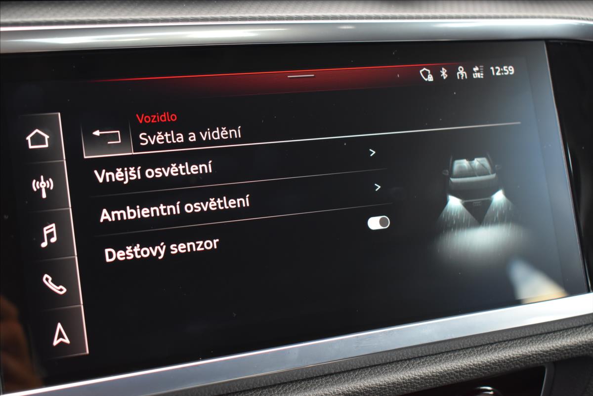 Audi Q3 2,0 TDi  Quattro S-Line Assist Virtual - 29