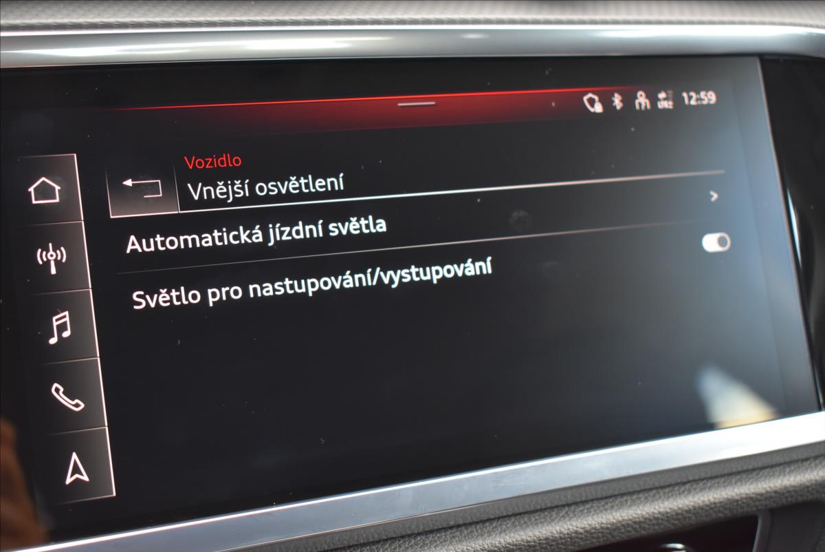 Audi Q3 2,0 TDi  Quattro S-Line Assist Virtual - 30