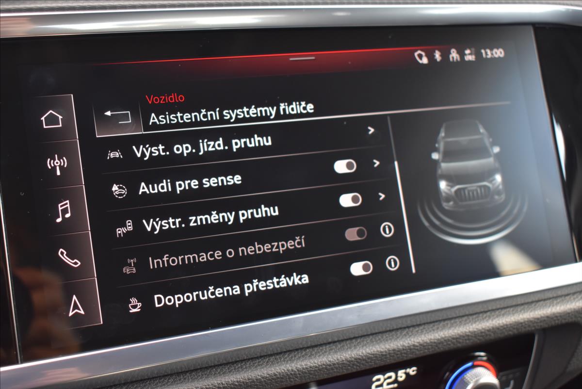 Audi Q3 2,0 TDi  Quattro S-Line Assist Virtual - 37