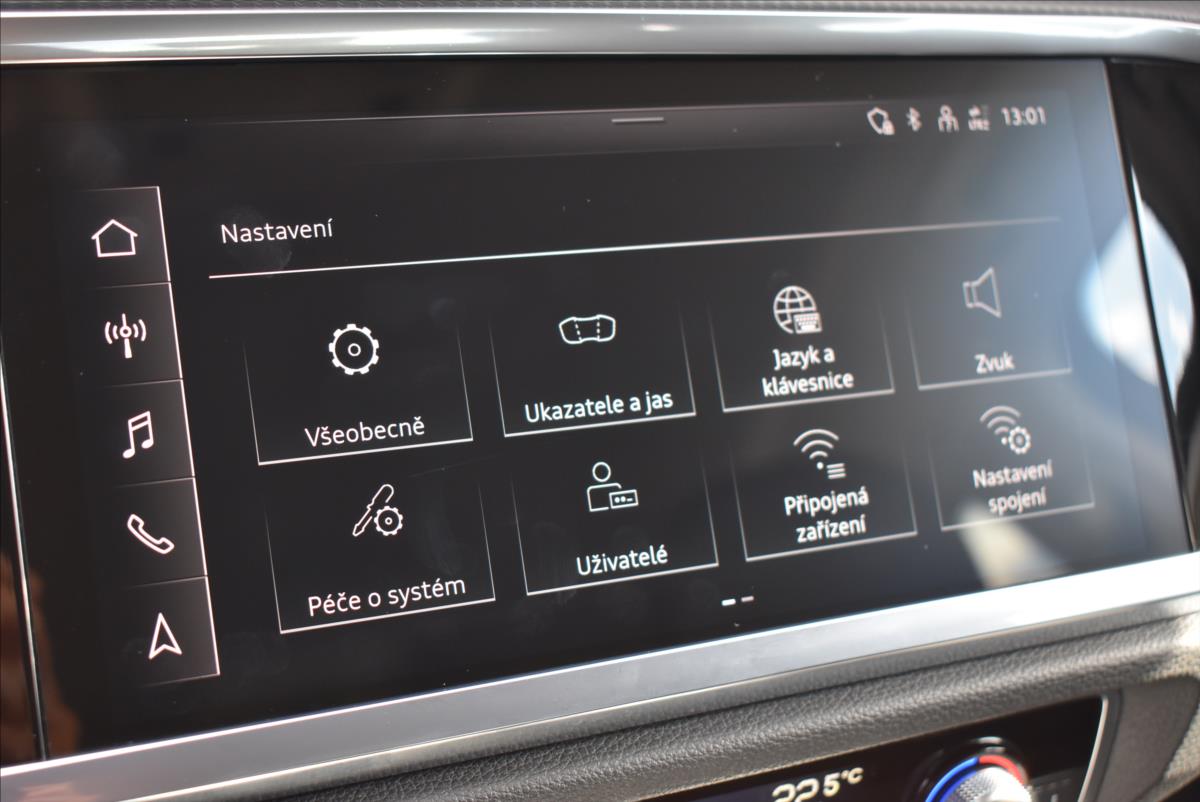 Audi Q3 2,0 TDi  Quattro S-Line Assist Virtual - 41