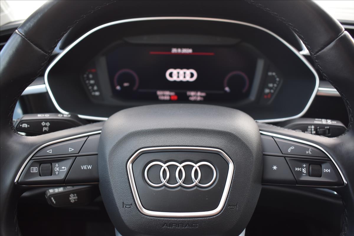 Audi Q3 2,0 TDi  Quattro S-Line Assist Virtual - 48
