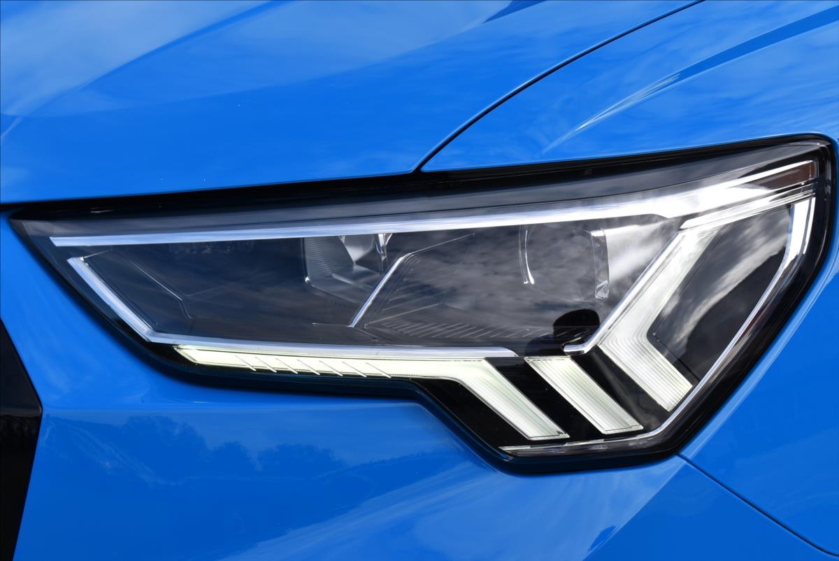 Audi Q3 2,0 TDi  Quattro S-Line Assist Virtual - 3