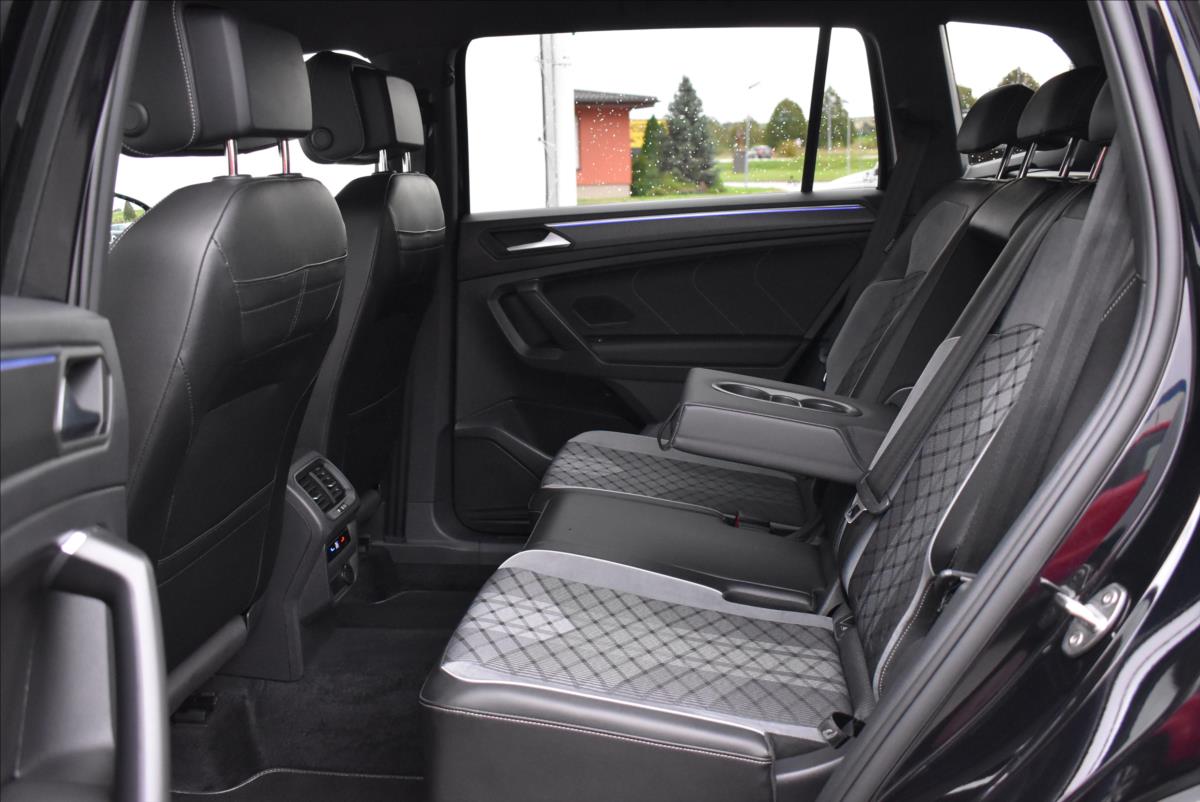 Volkswagen Tiguan Allspace 2,0 TDi  DSG 4x4 R-Line Matrix LED - 11
