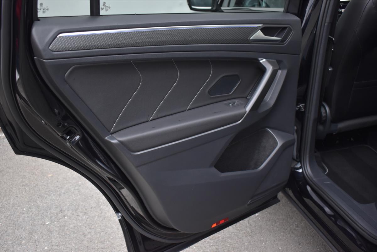 Volkswagen Tiguan Allspace 2,0 TDi  DSG 4x4 R-Line Matrix LED - 12