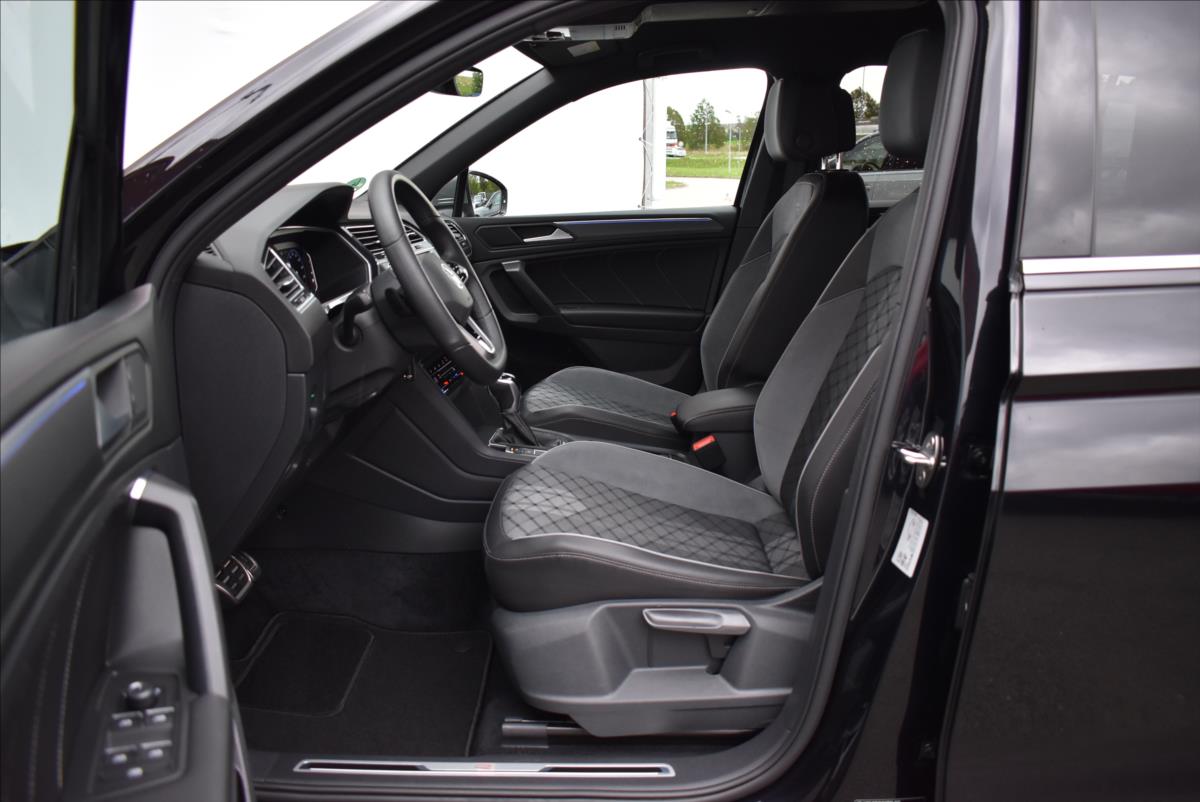 Volkswagen Tiguan Allspace 2,0 TDi  DSG 4x4 R-Line Matrix LED - 19