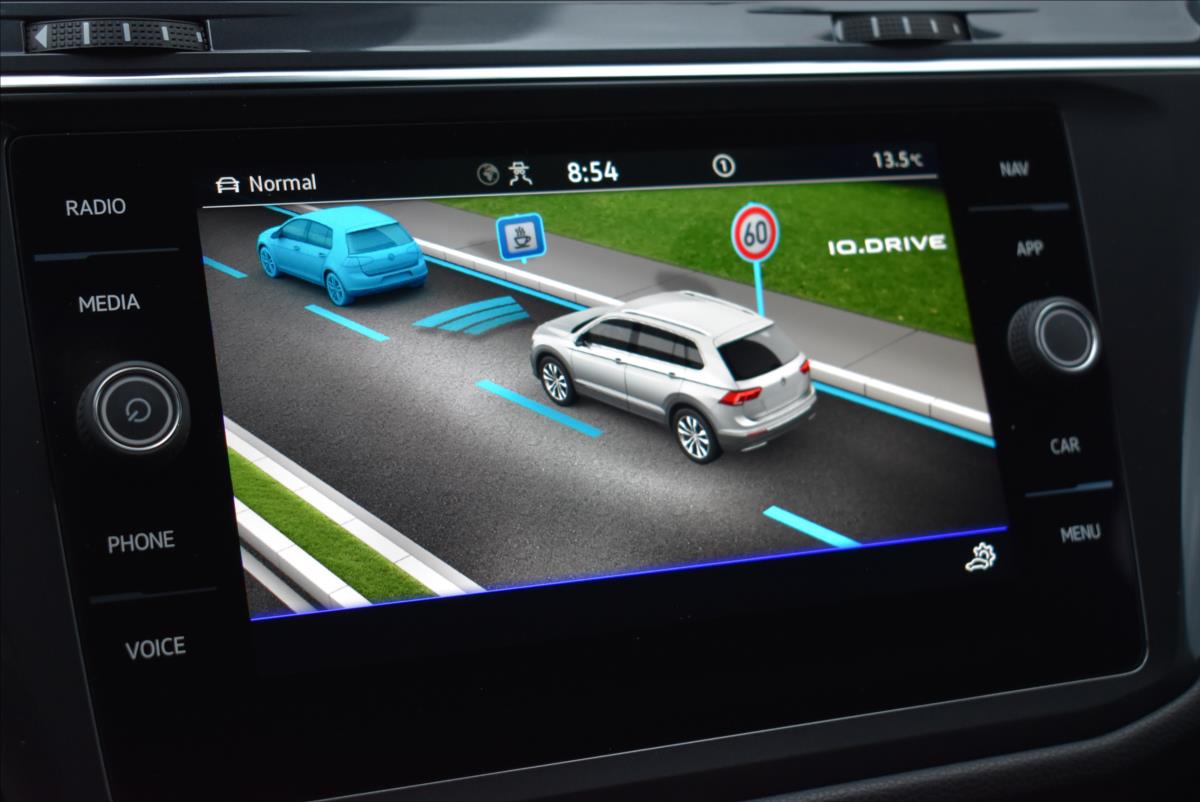 Volkswagen Tiguan Allspace 2,0 TDi  DSG 4x4 R-Line Matrix LED - 29