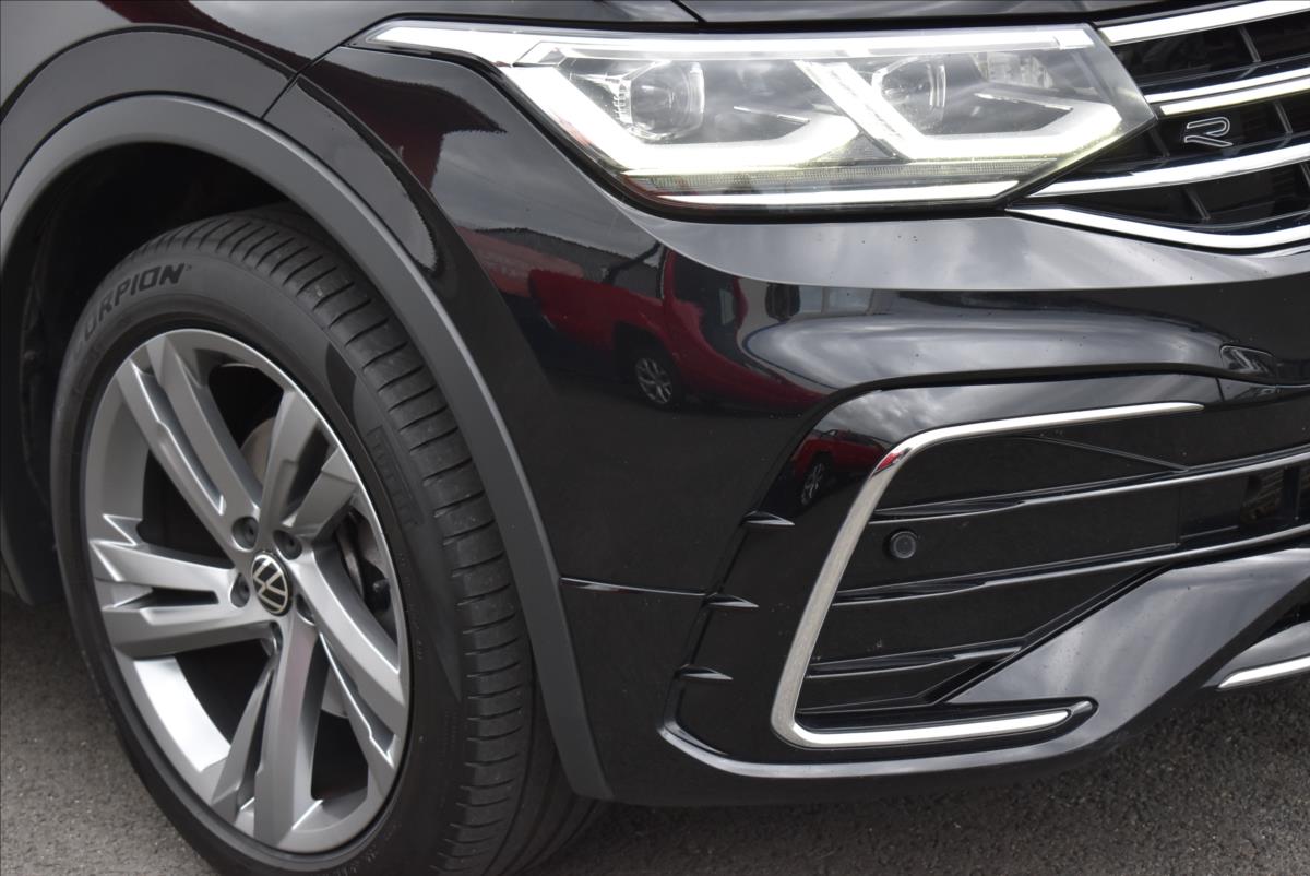 Volkswagen Tiguan Allspace 2,0 TDi  DSG 4x4 R-Line Matrix LED - 2