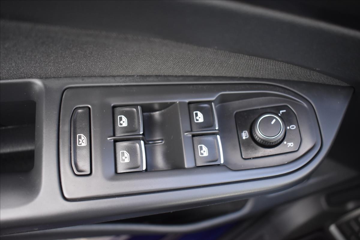 Volkswagen Golf 1,4 TSi  GTE Hybrid Virtual LED Kamera - 21