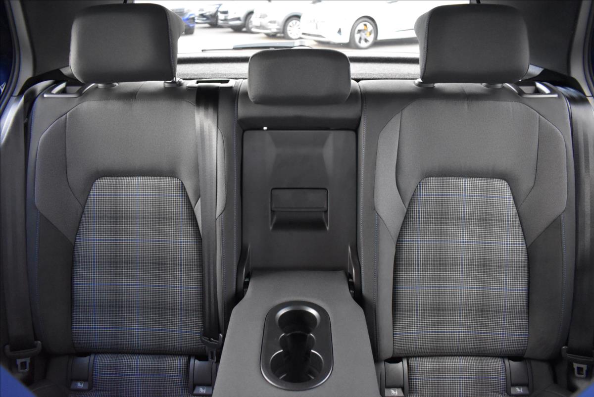 Volkswagen Golf 1,4 TSi  GTE Hybrid Virtual LED Kamera - 22