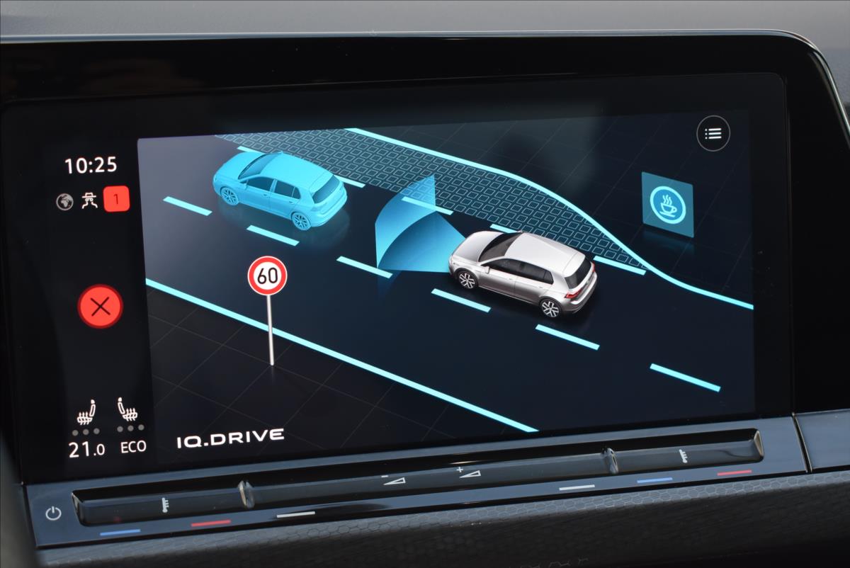 Volkswagen Golf 1,4 TSi  GTE Hybrid Virtual LED Kamera - 27