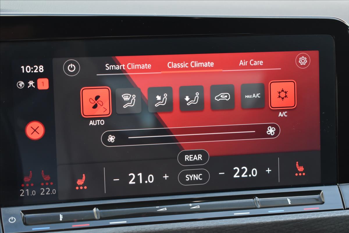 Volkswagen Golf 1,4 TSi  GTE Hybrid Virtual LED Kamera - 31
