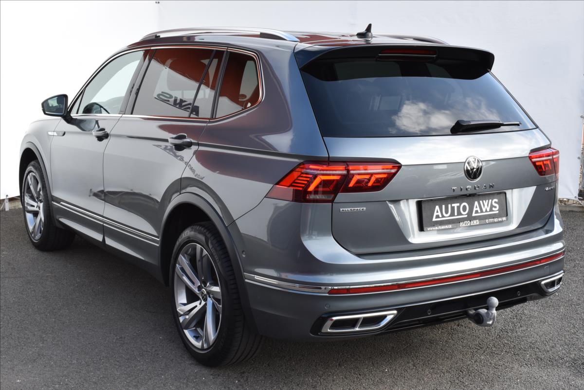Volkswagen Tiguan Allspace 2,0 TDi  DSG 4x4 R-Line 7Míst Virtual - 8