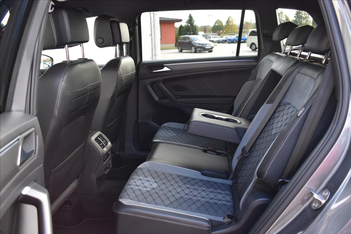 Volkswagen Tiguan Allspace 2,0 TDi  DSG 4x4 R-Line 7Míst Virtual - 12