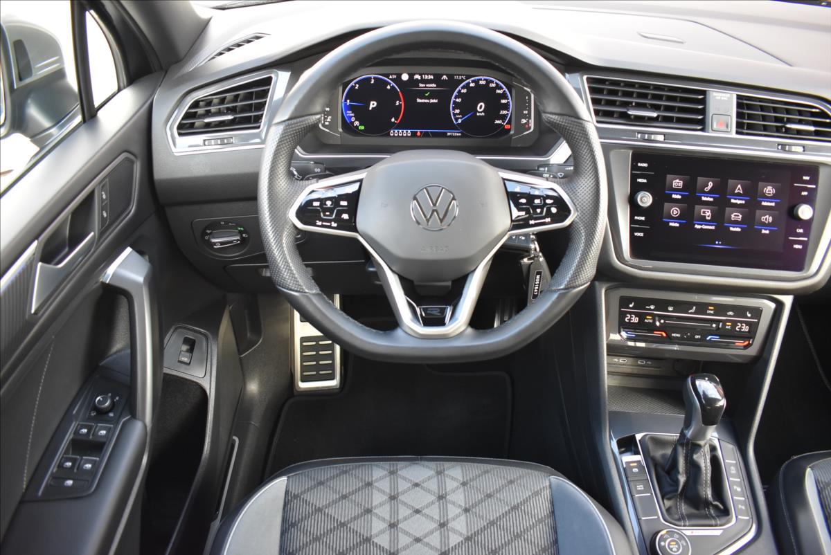 Volkswagen Tiguan Allspace 2,0 TDi  DSG 4x4 R-Line 7Míst Virtual - 16