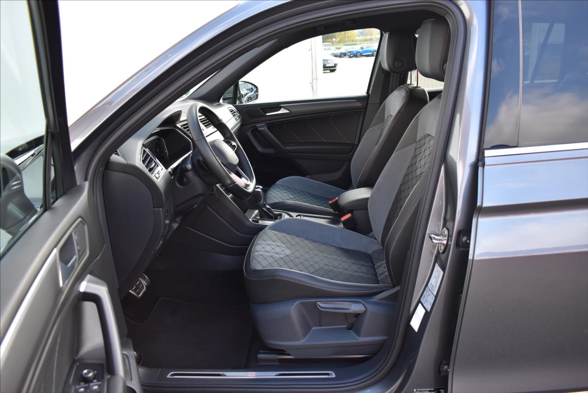 Volkswagen Tiguan Allspace 2,0 TDi  DSG 4x4 R-Line 7Míst Virtual - 21