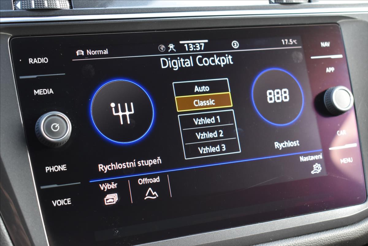 Volkswagen Tiguan Allspace 2,0 TDi  DSG 4x4 R-Line 7Míst Virtual - 33