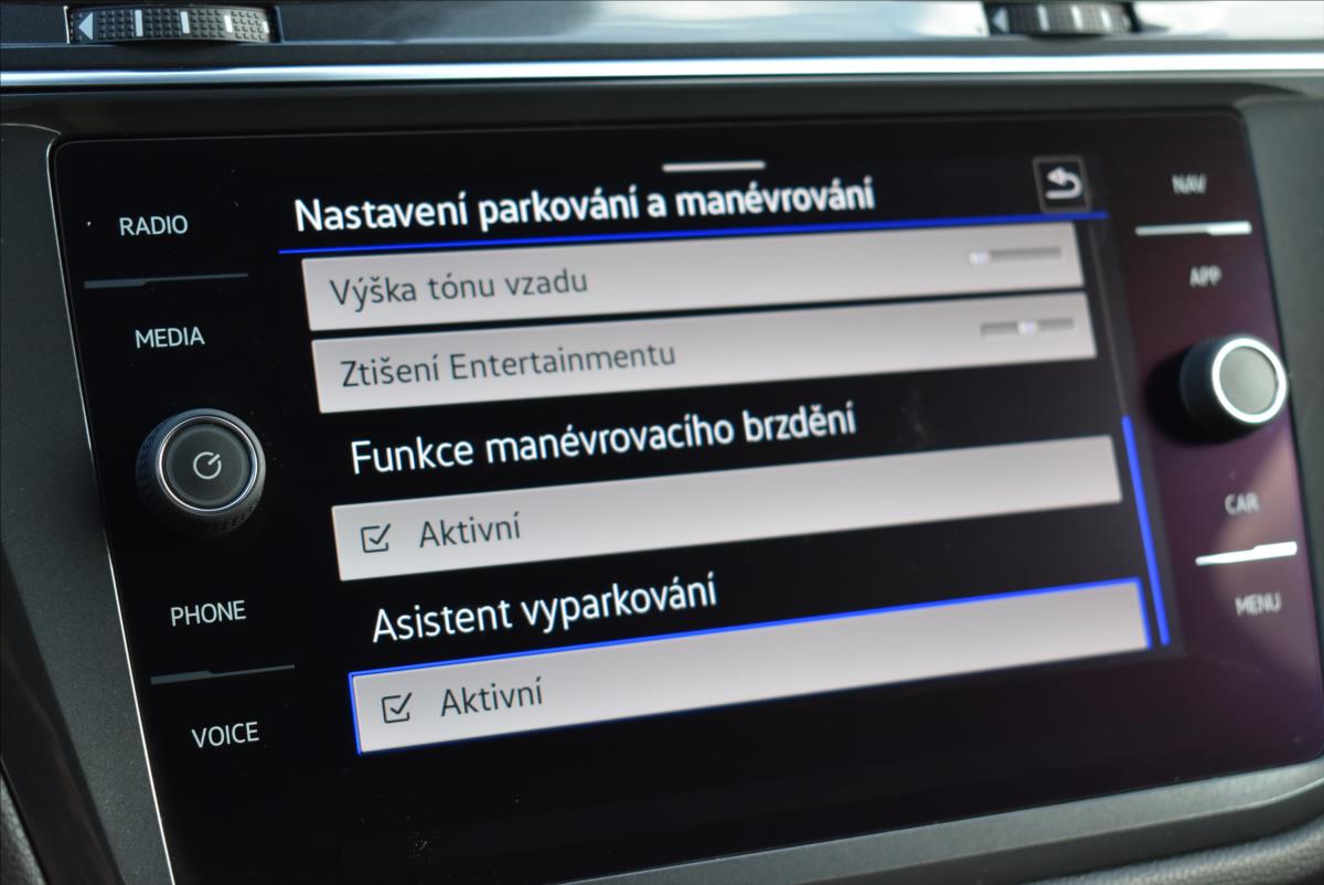 Volkswagen Tiguan Allspace 2,0 TDi  DSG 4x4 R-Line 7Míst Virtual - 36