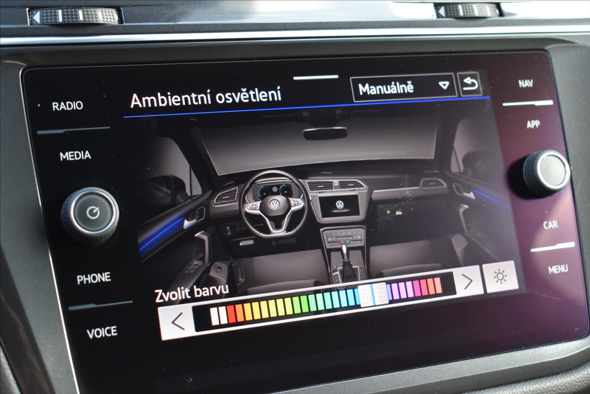 Volkswagen Tiguan Allspace 2,0 TDi  DSG 4x4 R-Line 7Míst Virtual - 37