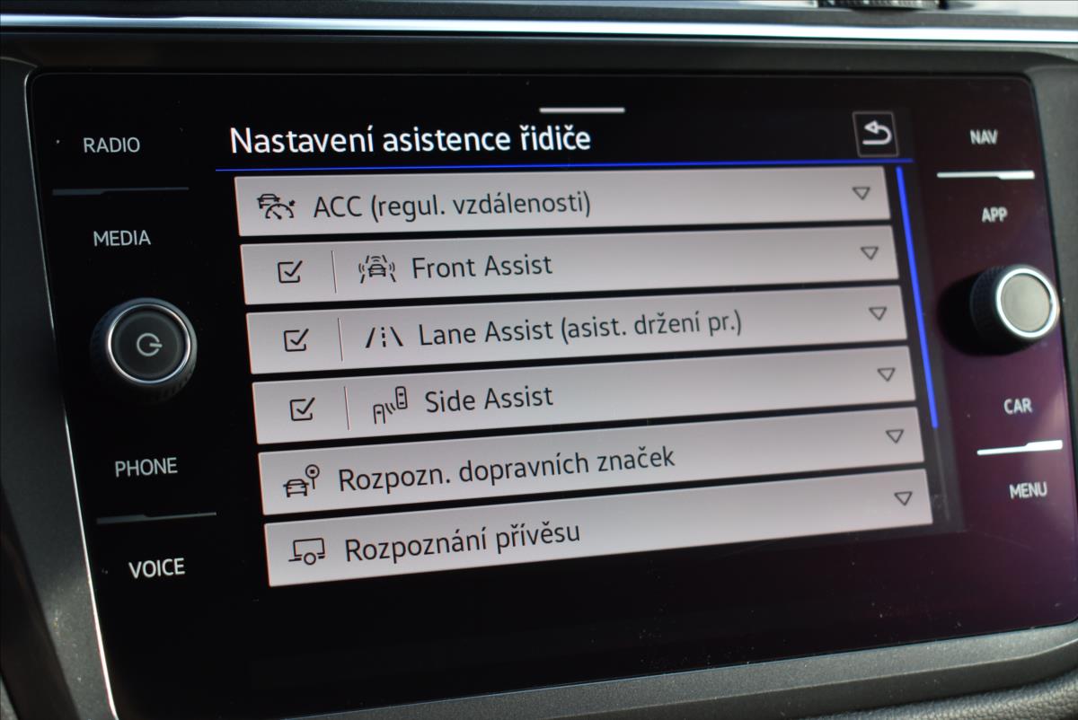 Volkswagen Tiguan Allspace 2,0 TDi  DSG 4x4 R-Line 7Míst Virtual - 40