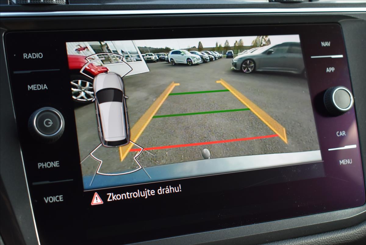 Volkswagen Tiguan Allspace 2,0 TDi  DSG 4x4 R-Line 7Míst Virtual - 41